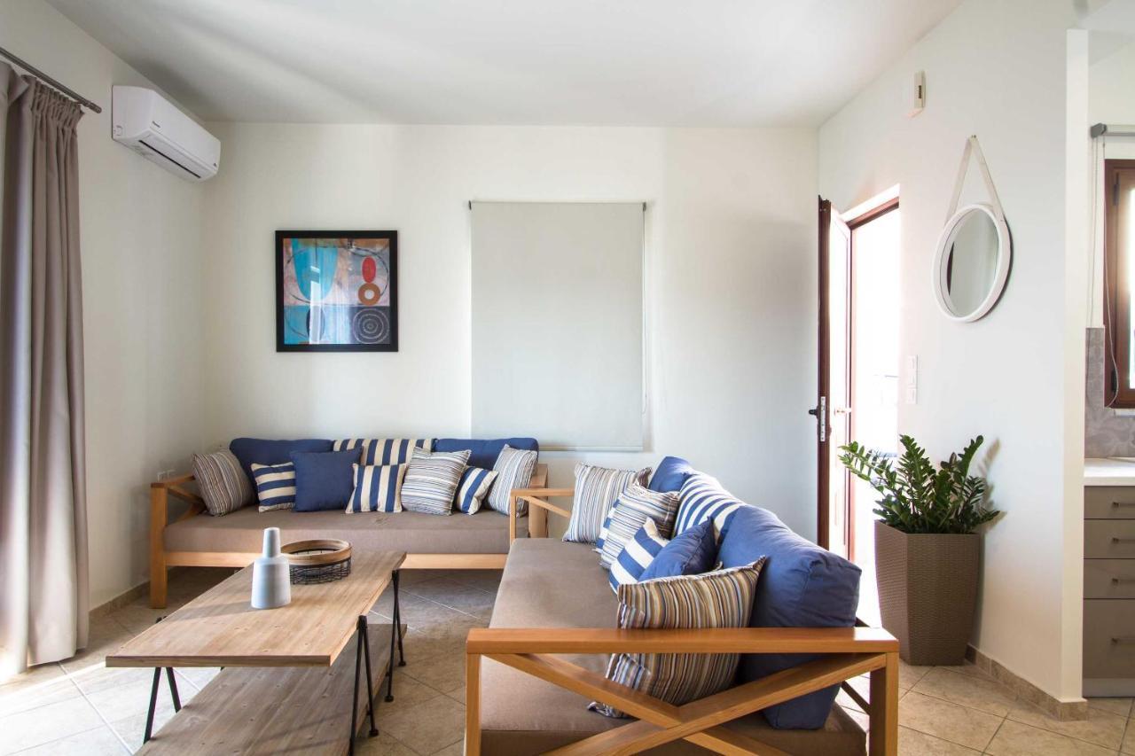 Mike's I Luxury Above The Sea Apartment *